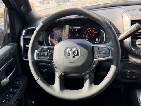 Used 2025 RAM 2500 Laramie AWD/4WD image 20