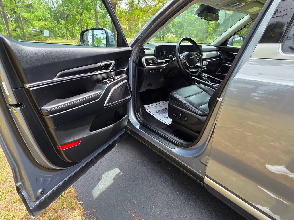 Used 2024 Kia Telluride S w/ S Sunroof Package FWD image 10
