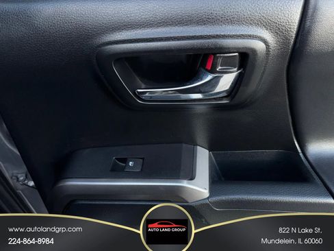 Used 2018 Toyota Tacoma Limited image 25