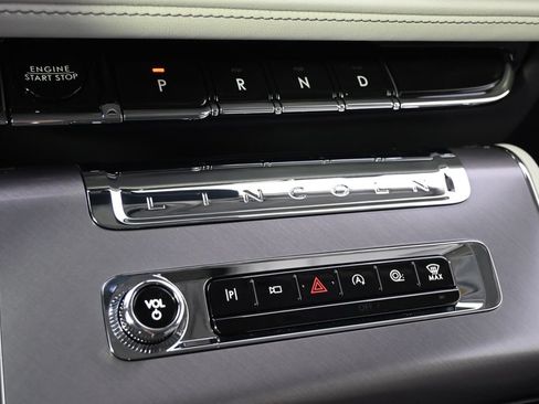 New 2026 Lincoln Aviator AWD image 31