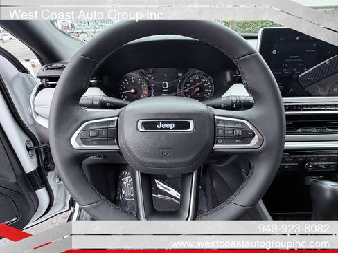 Used 2025 Jeep Compass Limited AWD/4WD image 7