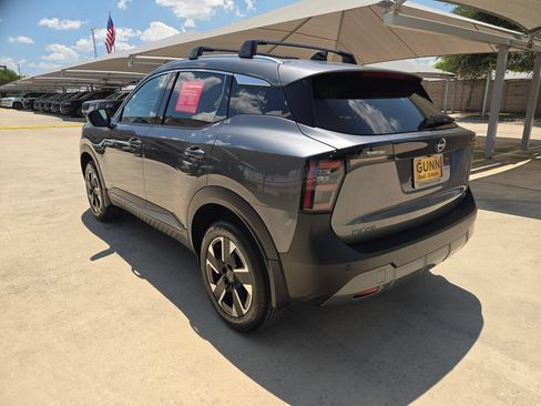 Certified 2026 Nissan Kicks SR FWD image 5