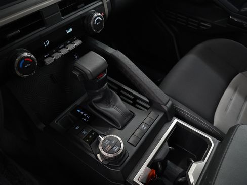 Used 2024 Toyota Tacoma TRD Off-Road image 26