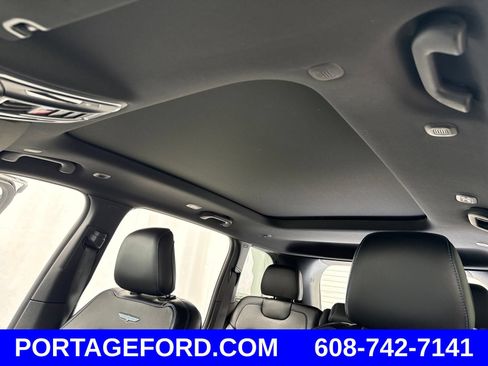 Used 2023 Jeep Grand Cherokee Trailhawk w/ Luxury Tech Group III AWD/4WD image 27