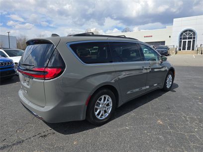 Used 2022 Chrysler Pacifica Touring-L