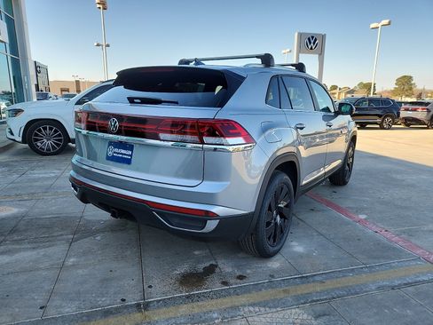 New 2026 Volkswagen Atlas Cross Sport SE image 7