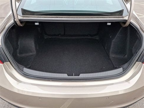 Used 2024 Chevrolet Malibu LT image 23