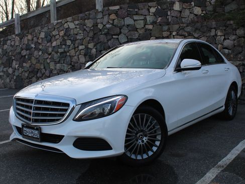 Used 2015 Mercedes-Benz C 300 4MATIC Sedan image 2