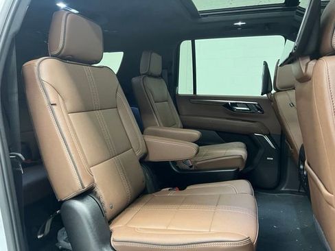 New 2026 Chevrolet Suburban High Country AWD/4WD image 21