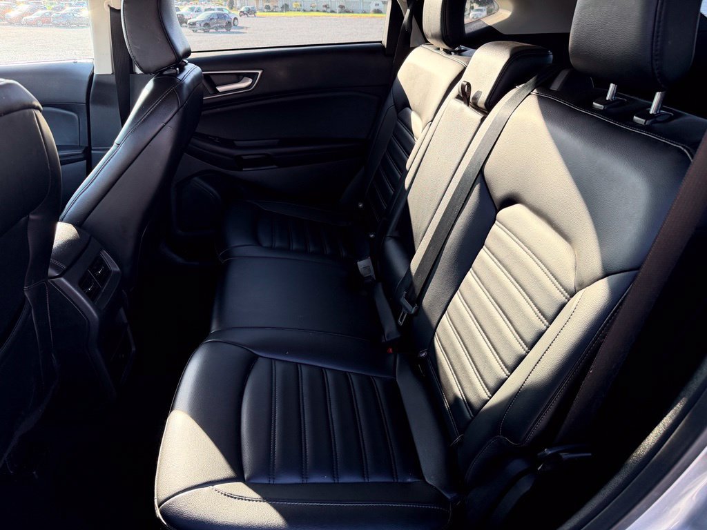 Used 2023 Ford Edge SEL AWD/4WD image 12