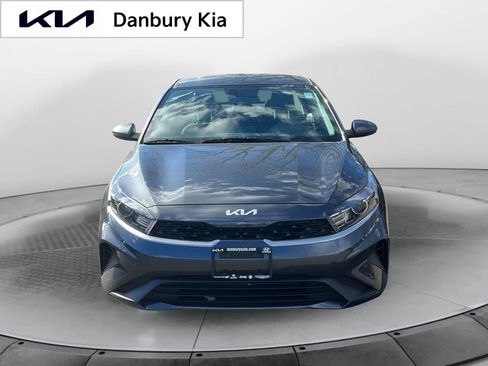 Used 2023 Kia Forte LXS image 2
