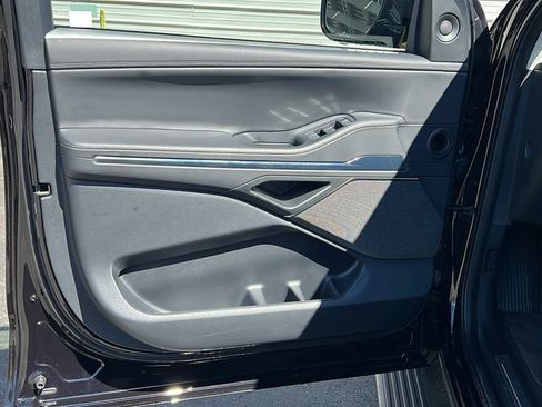 New 2025 Lincoln Navigator Reserve AWD/4WD image 9