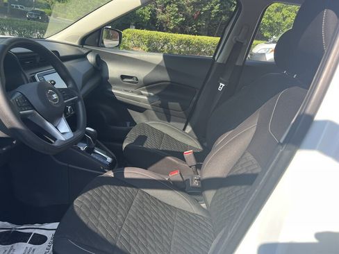 Used 2021 Nissan Kicks S FWD image 9