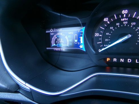 Used 2014 Ford Fusion SE FWD image 11