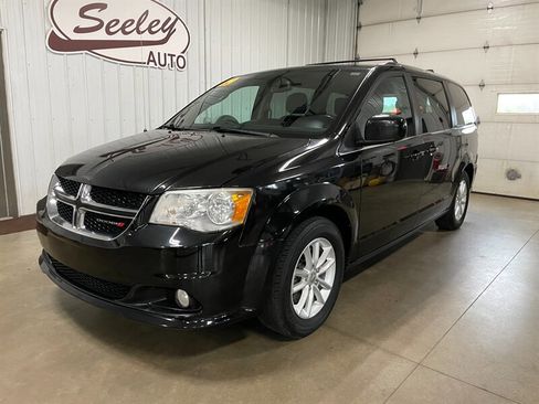 Used 2019 Dodge Grand Caravan SXT FWD image 2