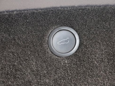 Used 2022 Tesla Model X image 62