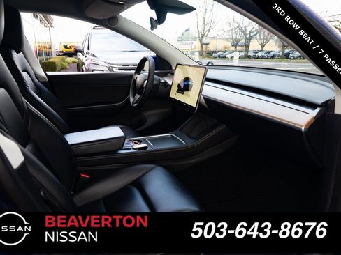 Used 2022 Tesla Model Y Long Range image 23