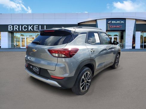 Used 2025 Chevrolet TrailBlazer LT image 3