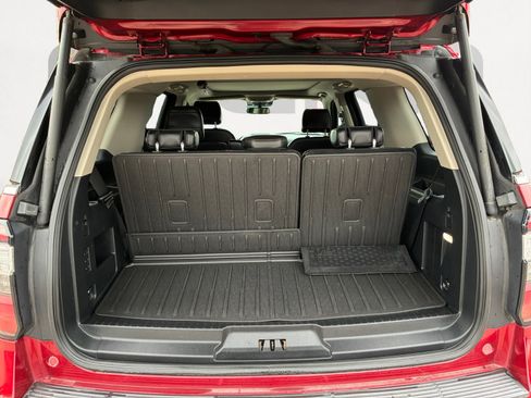 Used 2019 Ford Expedition Platinum image 12