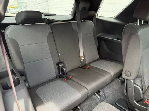 Used 2023 Chevrolet Traverse LT FWD image 12