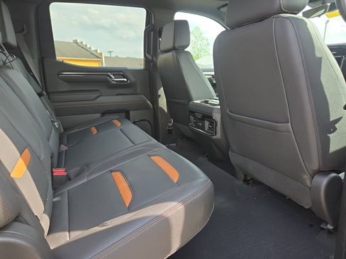 Used 2023 GMC Sierra 1500 AT4 w/ AT4 Premium Package image 18