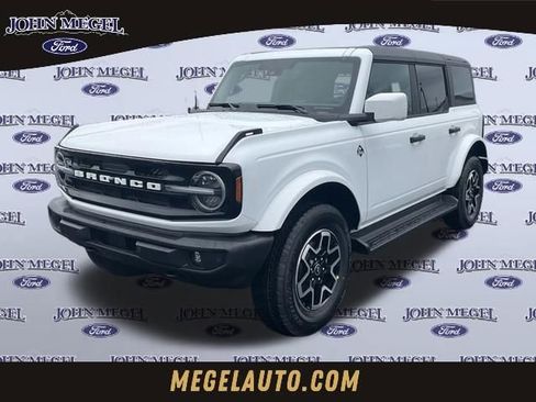 New 2026 Ford Bronco Outer Banks AWD/4WD image 1
