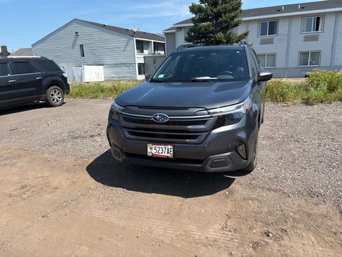 Used 2025 Subaru Forester Limited AWD/4WD image 4