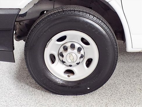 Used 2021 Chevrolet Express 2500 Extended w/ Driver Convenience Package image 26