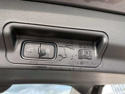 Used 2026 Ford Explorer Active AWD/4WD image 8