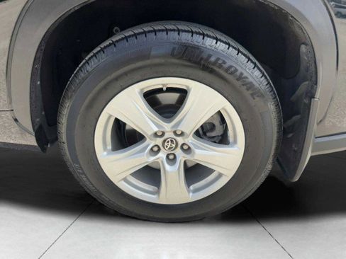 Used 2020 Toyota Highlander L image 70