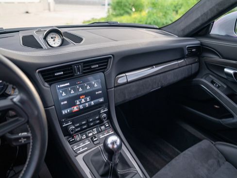 Certified 2018 Porsche 911 GT3 RWD image 17