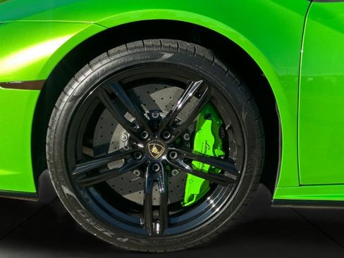 Used 2021 Lamborghini Huracan EVO image 5