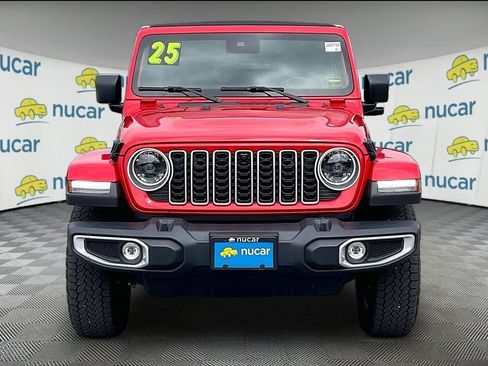 Used 2025 Jeep Wrangler Unlimited Sahara AWD/4WD image 2