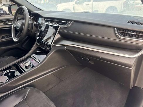 Used 2023 Jeep Grand Cherokee L Laredo image 36