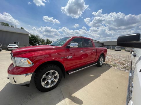 Used 2016 RAM 1500 Laramie w/ Convenience Group image 3