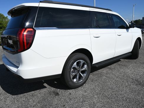 New 2027 Ford Expedition Max Active RWD image 3