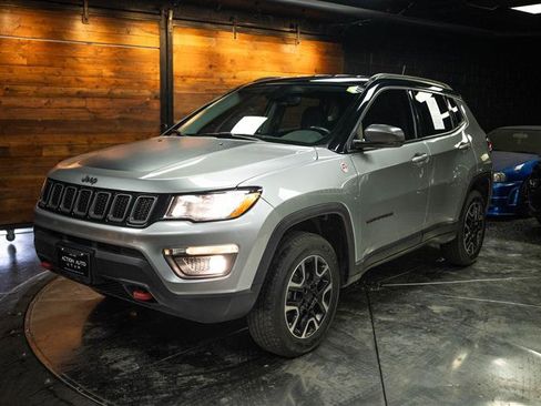 Used 2019 Jeep Compass Trailhawk AWD/4WD image 2