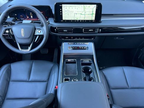 New 2026 Lincoln Aviator AWD w/ Jet Appearance Package image 11