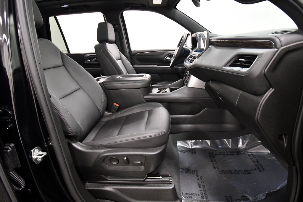 Used 2024 Chevrolet Tahoe Z71 w/ Luxury Package AWD/4WD image 19