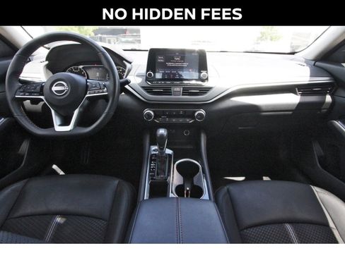 Used 2024 Nissan Altima 2.5 SR FWD image 9