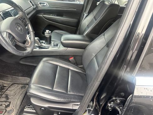 Used 2019 Jeep Grand Cherokee Limited w/ Trailer Tow Group IV AWD/4WD image 11
