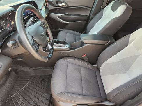 Used 2024 Chevrolet Trax RS w/ Driver Confidence Package image 16