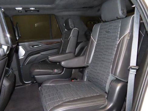 Certified 2022 Cadillac Escalade Premium Luxury Platinum AWD/4WD image 19