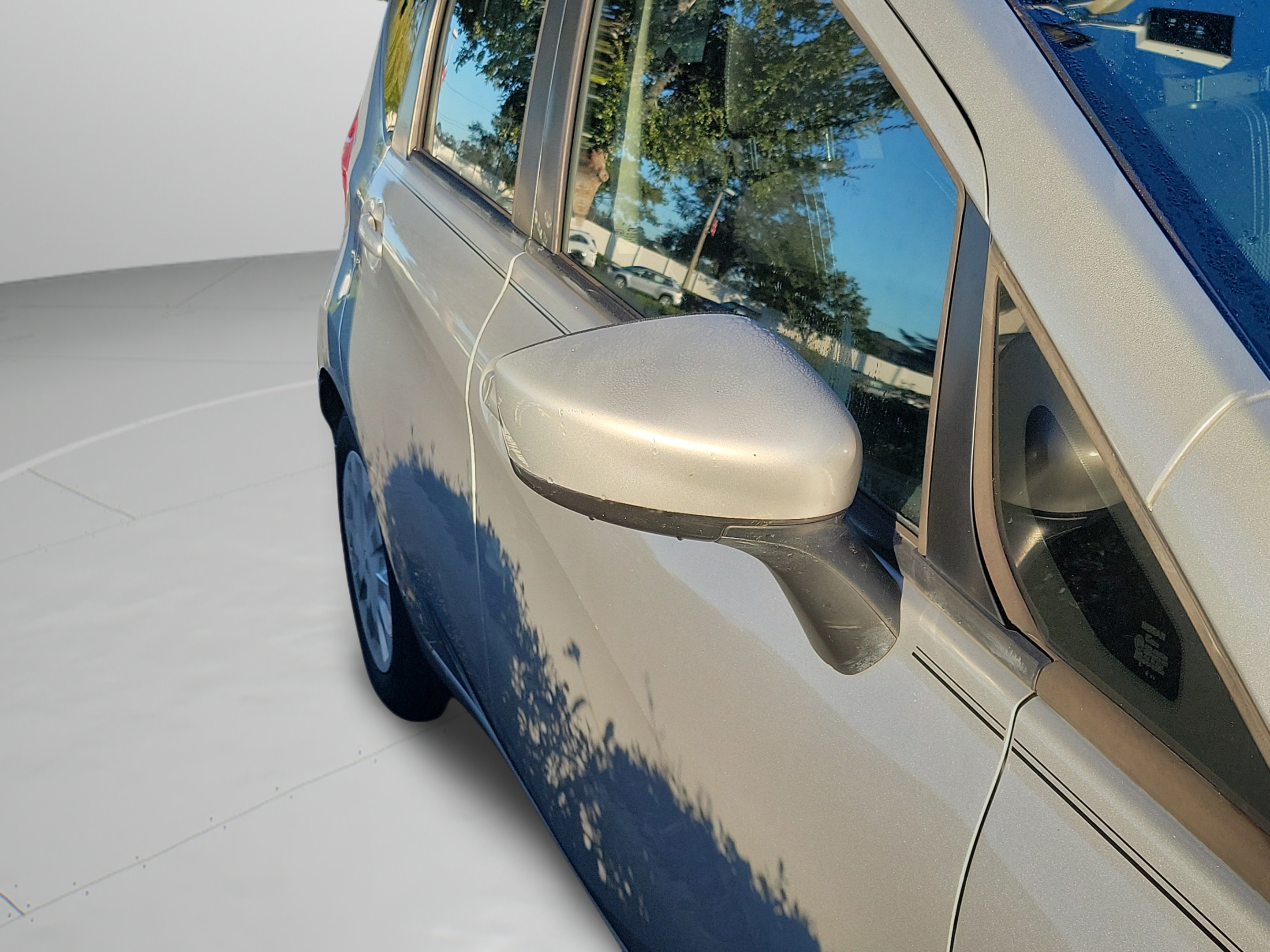 Used 2015 Nissan Versa Note SV FWD image 15
