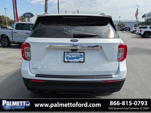 Used 2024 Ford Explorer XLT image 4