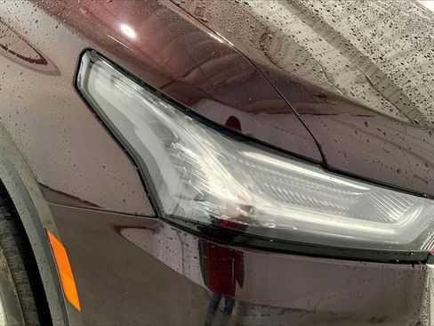 Used 2023 Chevrolet Traverse LT image 12