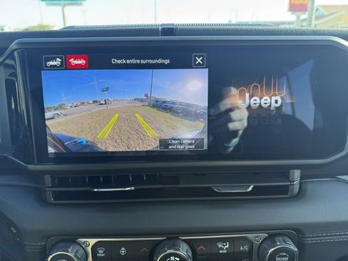 Used 2024 Jeep Wrangler High Altitude image 28