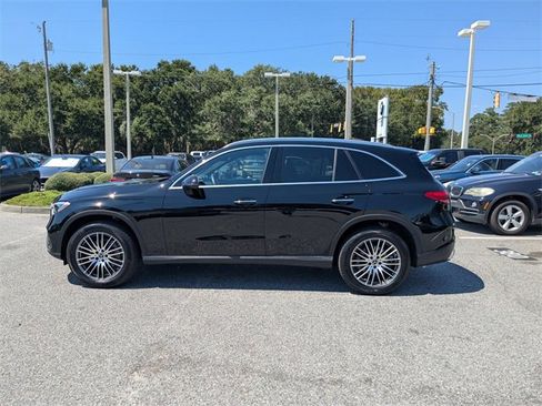 Used 2025 Mercedes-Benz GLC 300 image 8