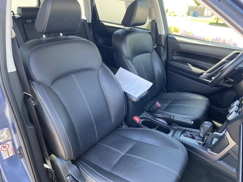Used 2017 Subaru Forester 2.5i Touring AWD/4WD image 21