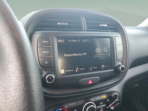 Certified 2025 Kia Soul LX w/ LX Technology Package FWD image 17